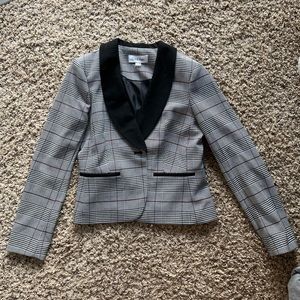CALVIN KLEIN GREY AND BLACK PLAID BLAZER NEVER WORN